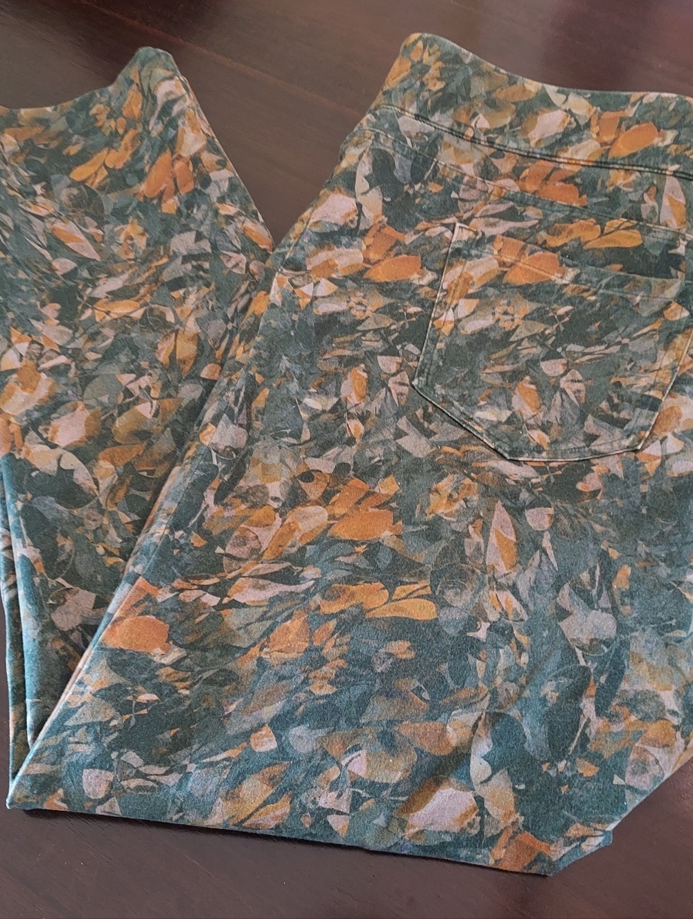 Soft Surroundings Green and Brown Leaf Camo Printed Pull-On Pants. Sz. 1x. 18/20